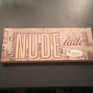 The balm cosmetics nude eyeshadow pallet